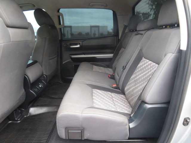 2018 Toyota Tundra CREWMAX 4X4 5.7 TOYOTA TUNDRA SR5 EXTRA CLEAN 3OWNER  - 22951841 - 22