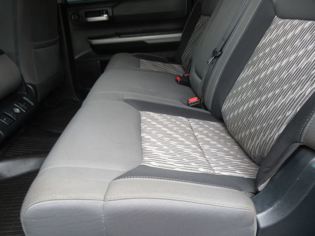 2018 Toyota Tundra CREWMAX 4X4 5.7 TOYOTA TUNDRA SR5 EXTRA CLEAN 3OWNER  - 22951841 - 24