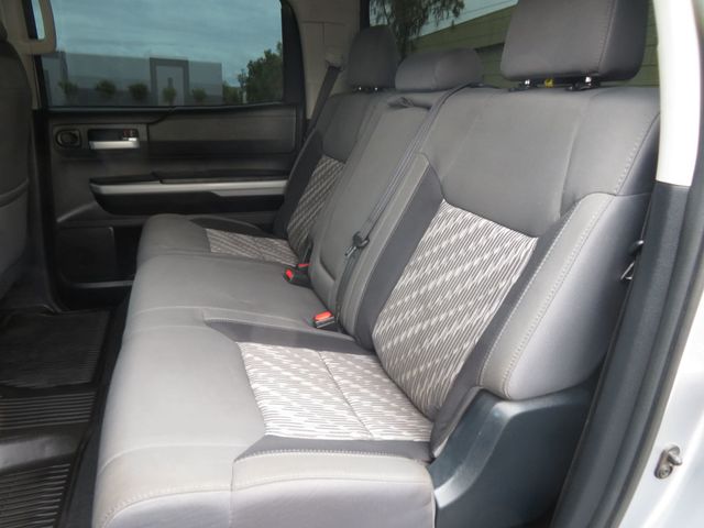 2018 Toyota Tundra CREWMAX 4X4 5.7 TOYOTA TUNDRA SR5 EXTRA CLEAN 3OWNER  - 22951841 - 25