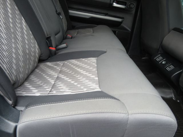 2018 Toyota Tundra CREWMAX 4X4 5.7 TOYOTA TUNDRA SR5 EXTRA CLEAN 3OWNER  - 22951841 - 29