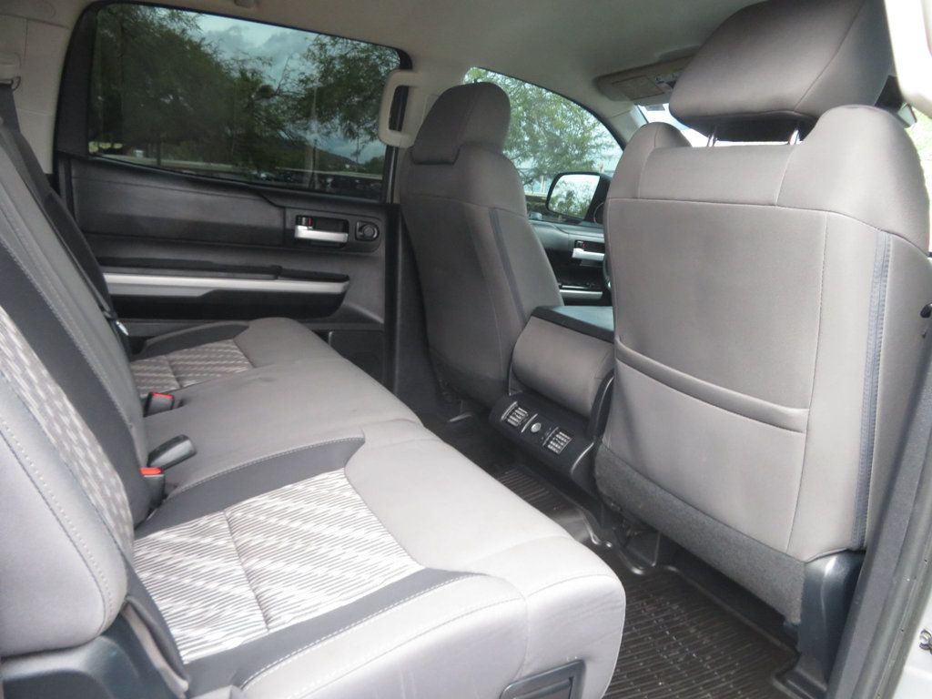 2018 Toyota Tundra CREWMAX 4X4 5.7 TOYOTA TUNDRA SR5 EXTRA CLEAN 3OWNER  - 22951841 - 30