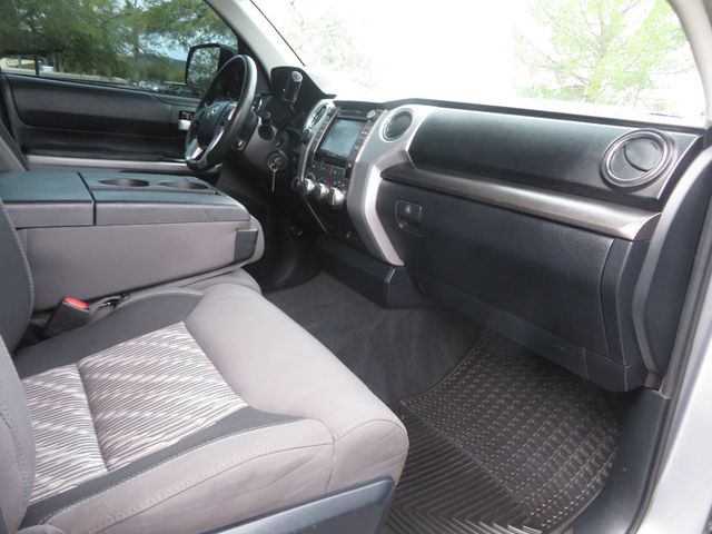 2018 Toyota Tundra CREWMAX 4X4 5.7 TOYOTA TUNDRA SR5 EXTRA CLEAN 3OWNER  - 22951841 - 35