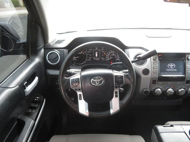 2018 Toyota Tundra CREWMAX 4X4 5.7 TOYOTA TUNDRA SR5 EXTRA CLEAN 3OWNER  - 22951841 - 36