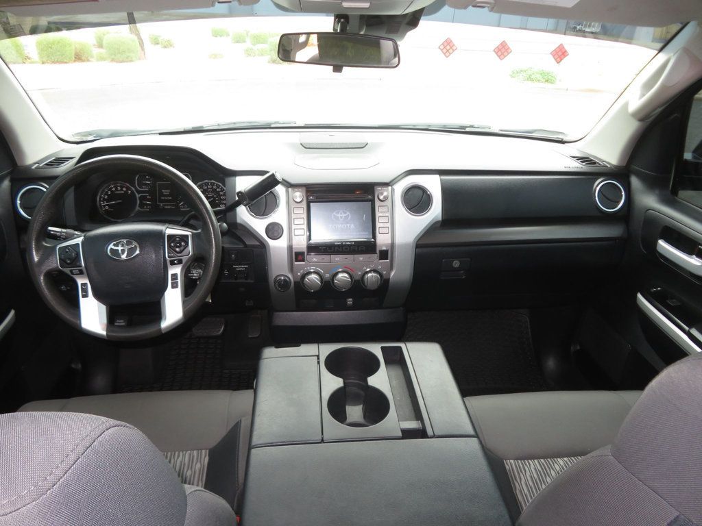 2018 Toyota Tundra CREWMAX 4X4 5.7 TOYOTA TUNDRA SR5 EXTRA CLEAN 3OWNER  - 22951841 - 39
