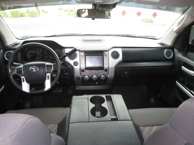 2018 Toyota Tundra CREWMAX 4X4 5.7 TOYOTA TUNDRA SR5 EXTRA CLEAN 3OWNER  - 22951841 - 39