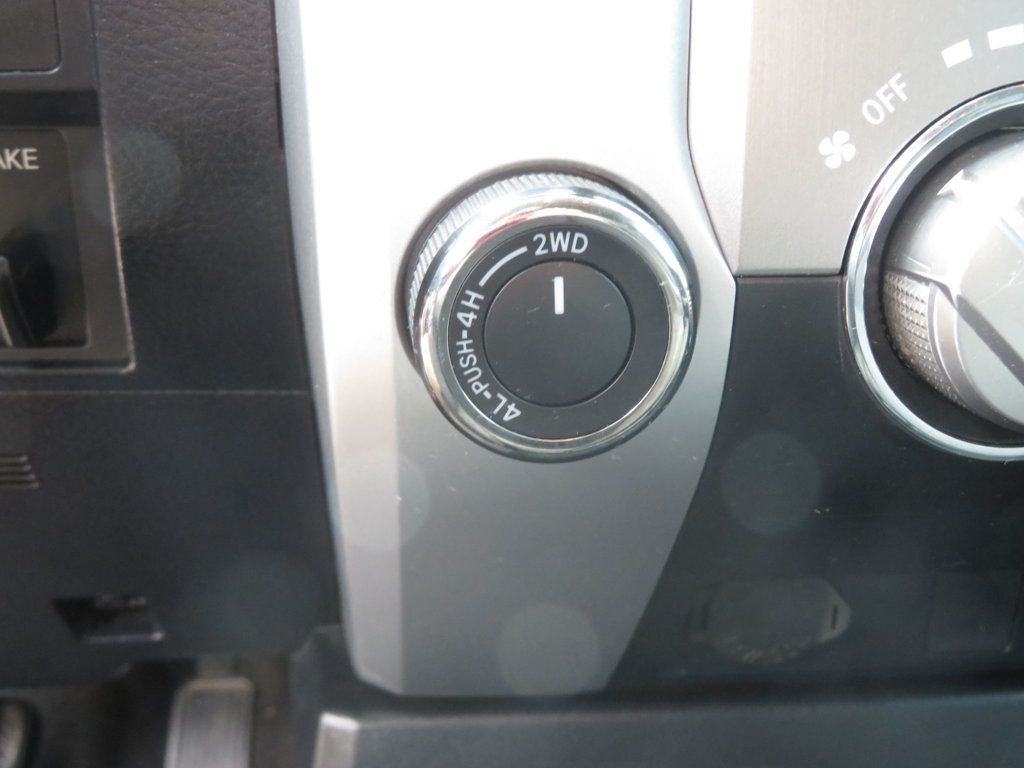 2018 Toyota Tundra CREWMAX 4X4 5.7 TOYOTA TUNDRA SR5 EXTRA CLEAN 3OWNER  - 22951841 - 40