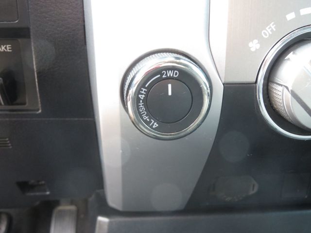 2018 Toyota Tundra CREWMAX 4X4 5.7 TOYOTA TUNDRA SR5 EXTRA CLEAN 3OWNER  - 22951841 - 40