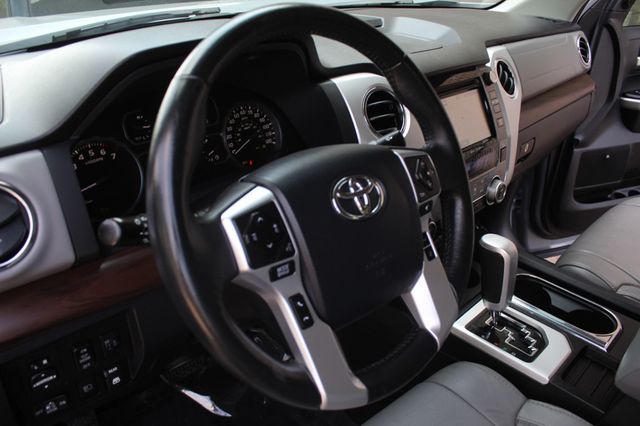 2018 Toyota Tundra LIMITED PREMIUM NAVIGATION, LEATHER, MOONROOF,NEW TIRES  - 22875912 - 24