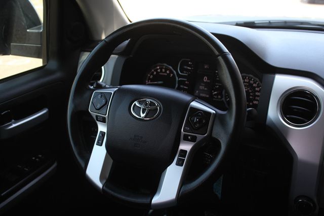 2018 Toyota Tundra LIMITED PREMIUM NAVIGATION, LEATHER, MOONROOF,NEW TIRES  - 22875912 - 27
