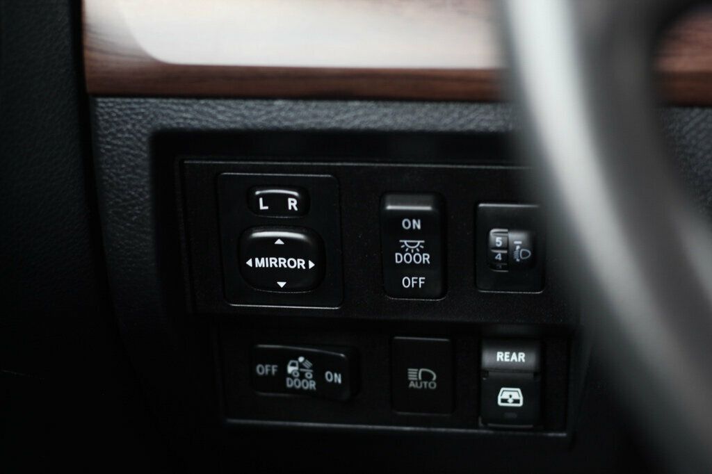 2018 Toyota Tundra Limited CrewMax photo 20