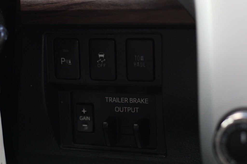 2018 Toyota Tundra Limited CrewMax photo 26