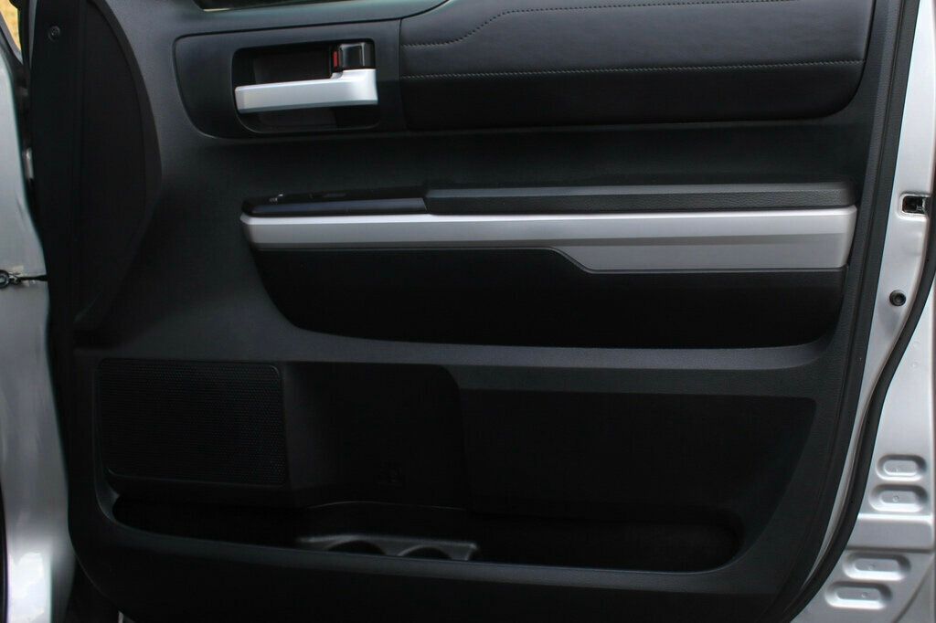2018 Toyota Tundra Limited CrewMax photo 5
