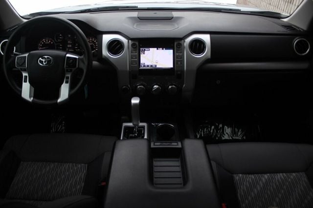 2018 Toyota Tundra ONE OWNER SR5 CREWMAX W/ PREMIUM AUDIO/ NAVIGATION - 22952691 - 11