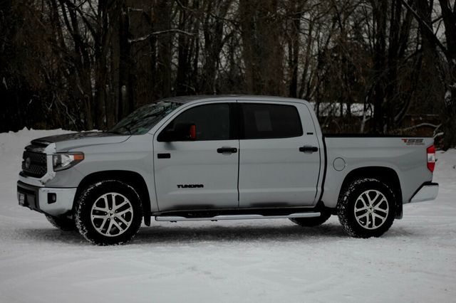 2018 Toyota Tundra ONE OWNER SR5 CREWMAX W/ PREMIUM AUDIO/ NAVIGATION - 22952691 - 15