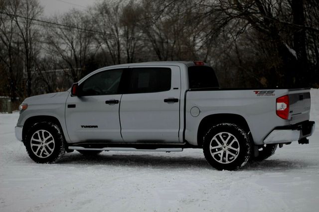 2018 Toyota Tundra ONE OWNER SR5 CREWMAX W/ PREMIUM AUDIO/ NAVIGATION - 22952691 - 17