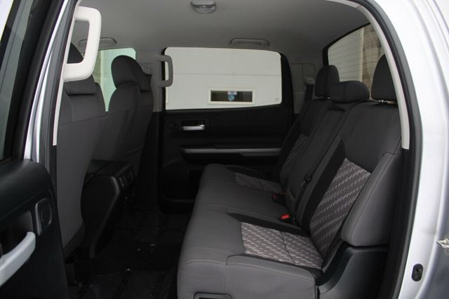 2018 Toyota Tundra ONE OWNER SR5 CREWMAX W/ PREMIUM AUDIO/ NAVIGATION - 22952691 - 25