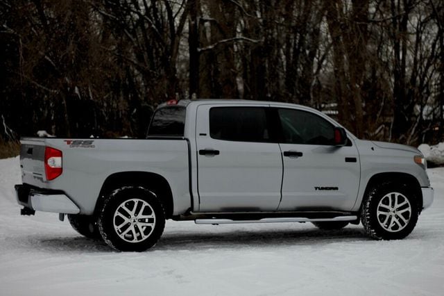 2018 Toyota Tundra ONE OWNER SR5 CREWMAX W/ PREMIUM AUDIO/ NAVIGATION - 22952691 - 2