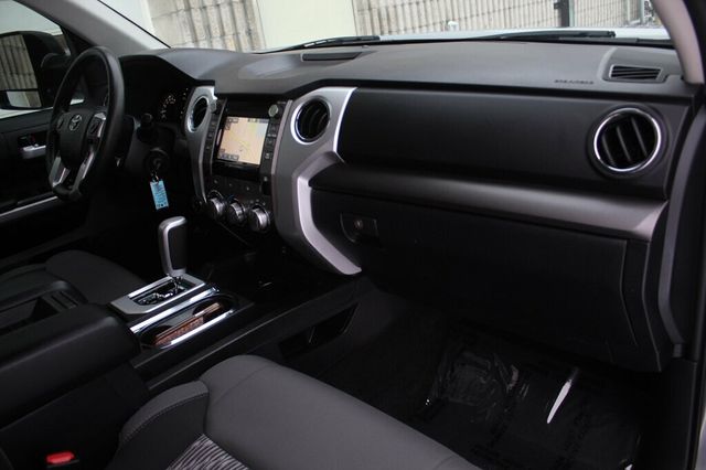 2018 Toyota Tundra ONE OWNER SR5 CREWMAX W/ PREMIUM AUDIO/ NAVIGATION - 22952691 - 8