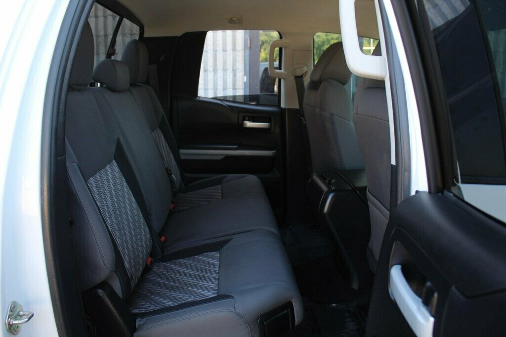 2018 Toyota Tundra SR5 photo 10
