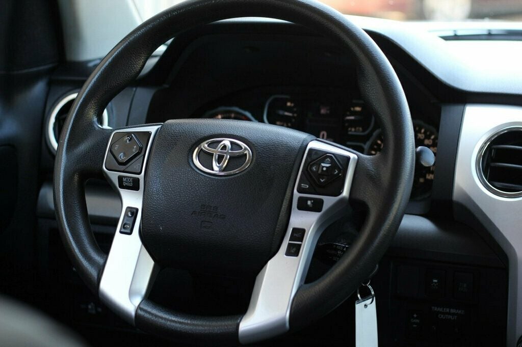 2018 Toyota Tundra SR5 photo 27