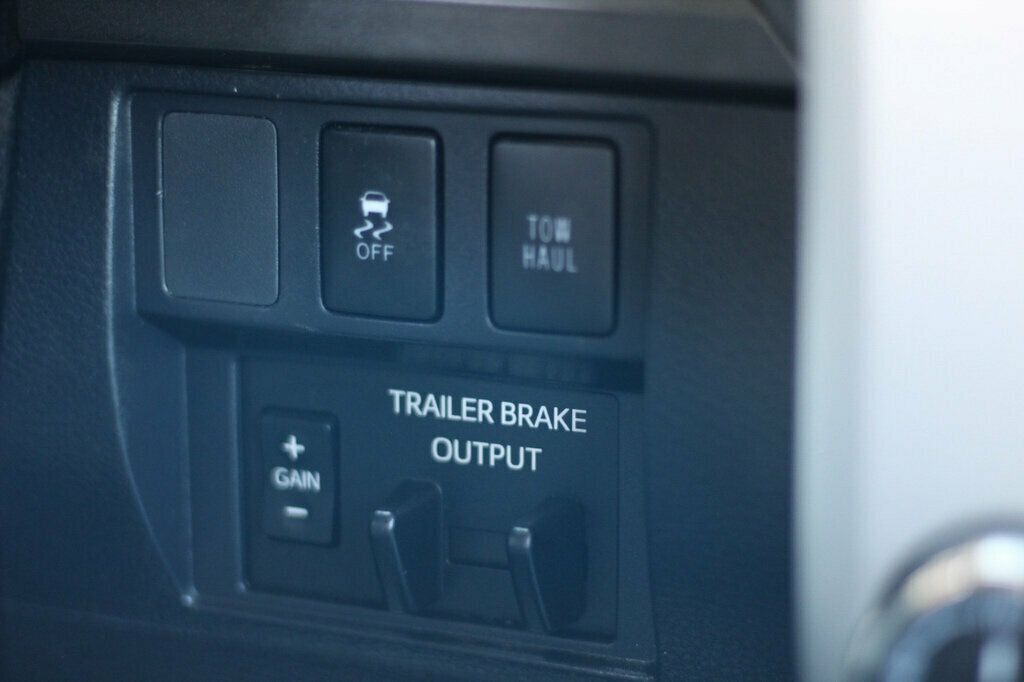 2018 Toyota Tundra SR5 photo 28