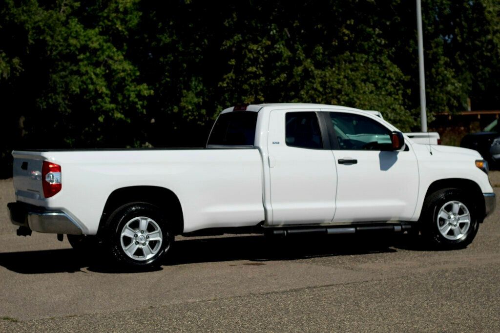 2018 Toyota Tundra SR5 photo 3