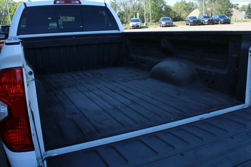 2018 Toyota Tundra SR5 photo 29