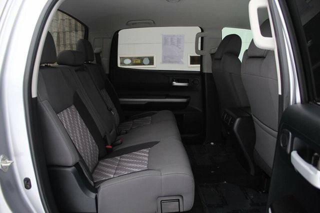 2018 Toyota Tundra ONE OWNER TSS TRIM SR5 CREWMAX W/ PREMIUM AUDIO/ NAVIGATION - 22952691 - 9
