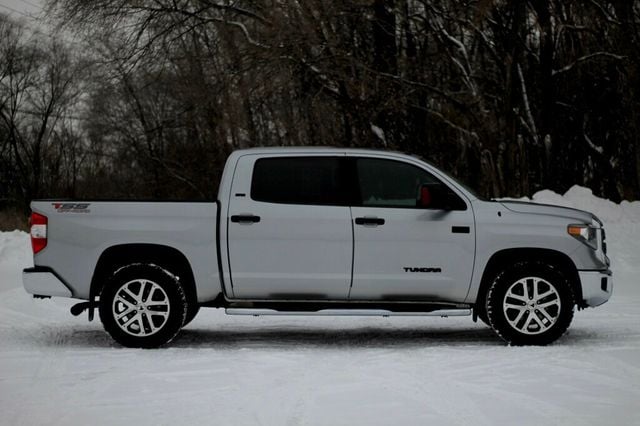 2018 Toyota Tundra ONE OWNER TSS TRIM SR5 CREWMAX W/ PREMIUM AUDIO/ NAVIGATION - 22952691 - 1