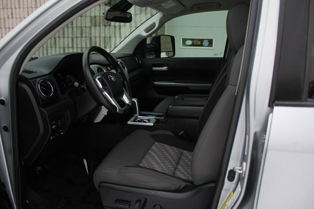 2018 Toyota Tundra ONE OWNER TSS TRIM SR5 CREWMAX W/ PREMIUM AUDIO/ NAVIGATION - 22952691 - 22