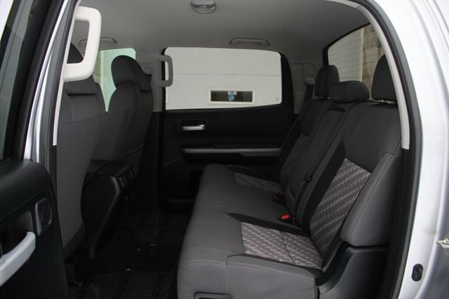 2018 Toyota Tundra ONE OWNER TSS TRIM SR5 CREWMAX W/ PREMIUM AUDIO/ NAVIGATION - 22952691 - 25