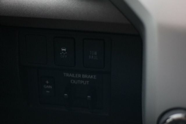 2018 Toyota Tundra ONE OWNER TSS TRIM SR5 CREWMAX W/ PREMIUM AUDIO/ NAVIGATION - 22952691 - 29