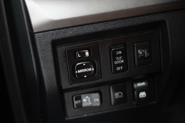 2018 Toyota Tundra SR5 CREWMAX TRD OFF ROAD PKG, PREMIUM AUDIO W/ NAVI - 22952698 - 19