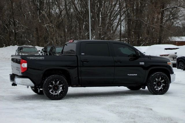 2018 Toyota Tundra SR5 CREWMAX TRD OFF ROAD PKG, PREMIUM AUDIO W/ NAVI - 22952698 - 2