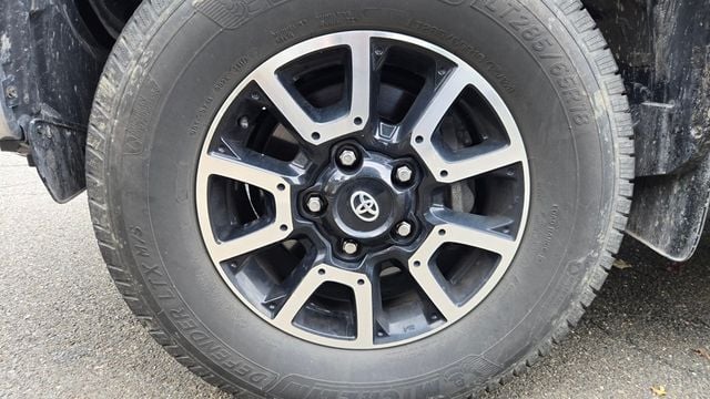 2018 Toyota Tundra SR5 Upgrade Package - 22937385 - 11