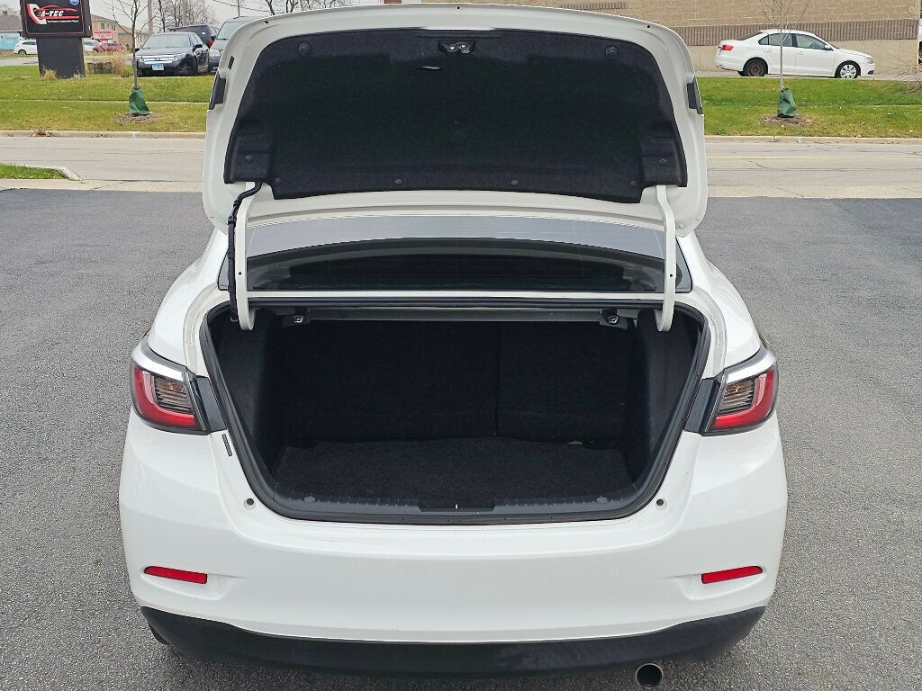 2018 Toyota Yaris iA Automatic - 22949899 - 33