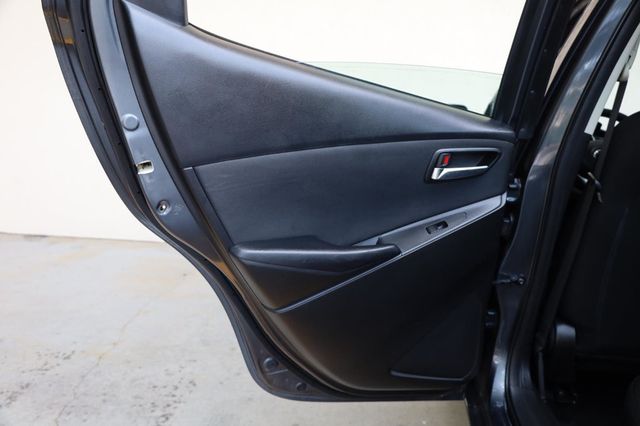 2018 Toyota Yaris iA Ext Cab 161.5" WB SL - 23027867 - 15