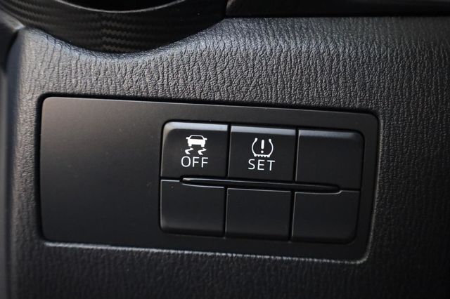 2018 Toyota Yaris iA Ext Cab 161.5" WB SL - 23027867 - 31
