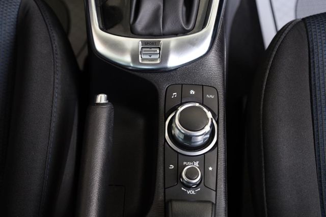 2018 Toyota Yaris iA Ext Cab 161.5" WB SL - 23027867 - 38