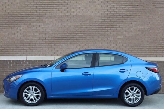 2018 Toyota Yaris iA Ext Cab 161.5" WB SL - 23059518 - 2