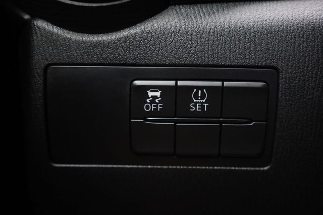 2018 Toyota Yaris iA Ext Cab 161.5" WB SL - 23059518 - 31