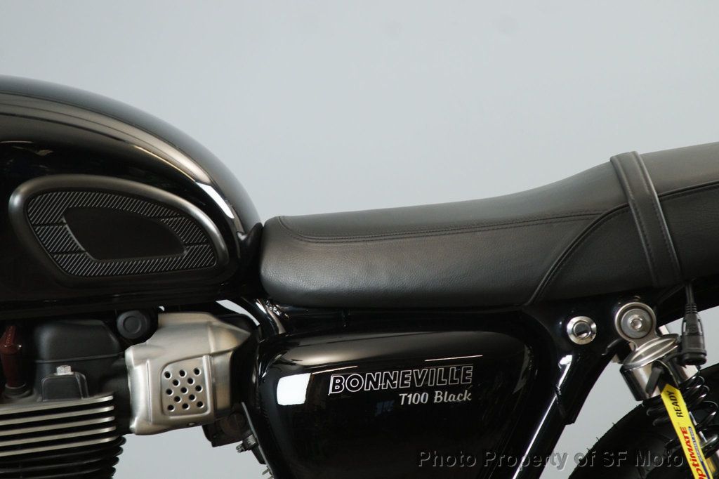 2018 Triumph Bonneville T100 BLACK Only 860 Miles! - 22950799 - 9