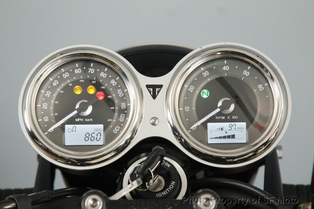 2018 Triumph Bonneville T100 BLACK Only 860 Miles! - 22950799 - 29