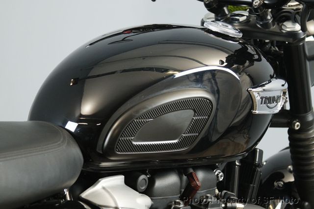 2018 Triumph Bonneville T100 BLACK Only 860 Miles! - 22950799 - 38