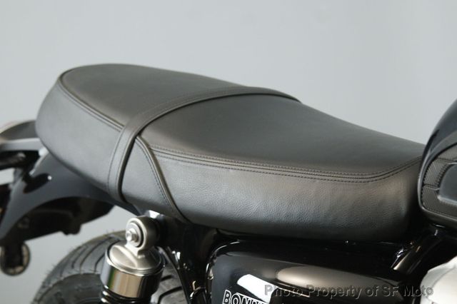 2018 Triumph Bonneville T100 BLACK Only 860 Miles! - 22950799 - 40