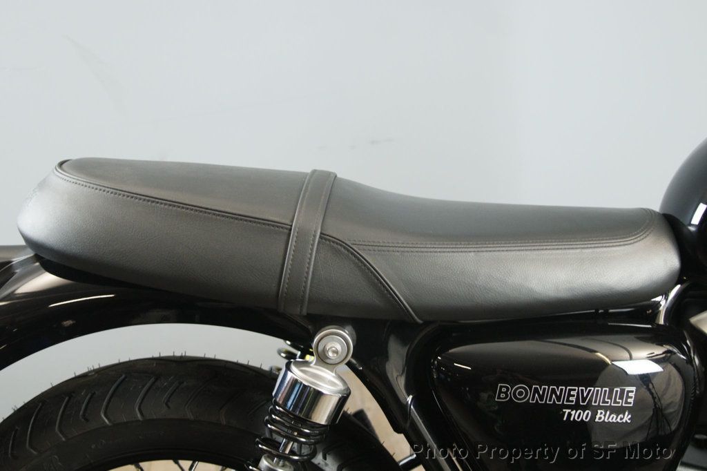 2018 Triumph Bonneville T100 BLACK Only 860 Miles! - 22950799 - 42