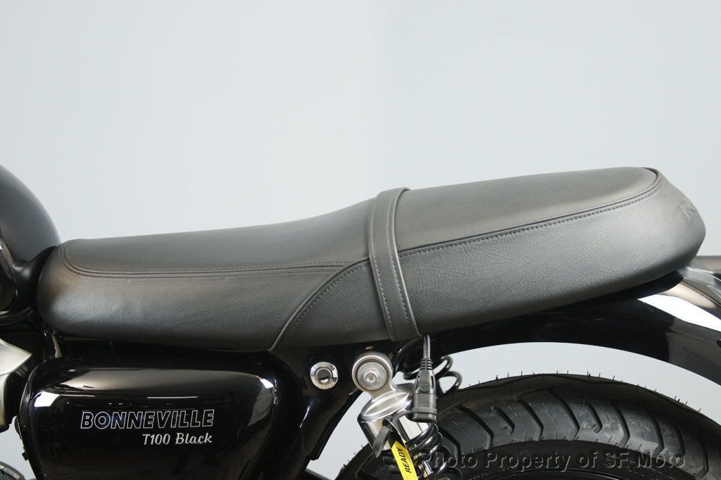 2018 Triumph Bonneville T100 BLACK Only 860 Miles! - 22950799 - 43