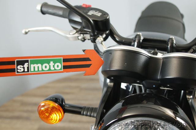 2018 Triumph Bonneville T100 BLACK Only 860 Miles! - 22950799 - 48