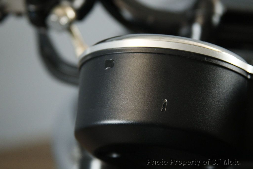 2018 Triumph Bonneville T100 BLACK Only 860 Miles! - 22950799 - 49