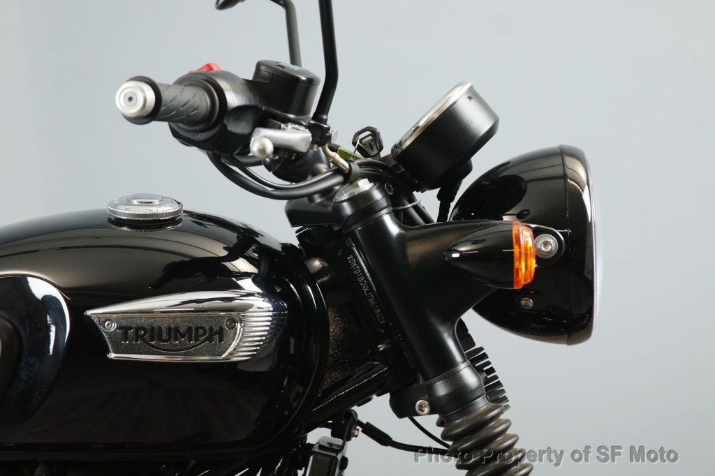 2018 Triumph Bonneville T100 BLACK Only 860 Miles! - 22950799 - 7